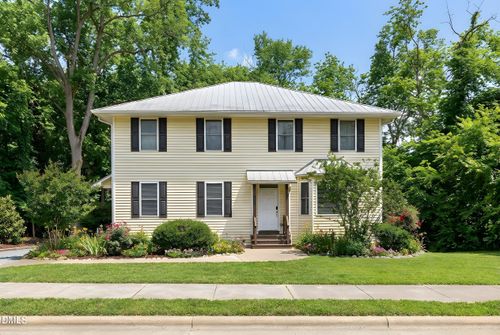 b-100 Umstead Dr, Chapel Hill, NC, 27516-1826 | Card Image