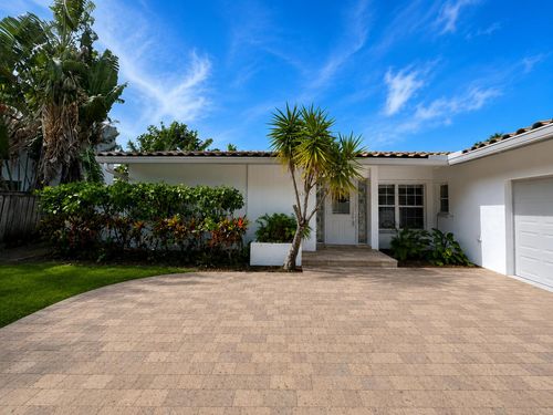 3230 Aqua Vista Dr, Pompano Beach, FL, 33062-6801 | Card Image