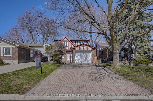 28 Holsworthy Crescent, Markham, ON, L3T4C6 | Card Image