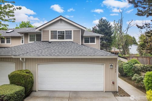 18740 109th Ln Se, Renton, WA, 98055-8111 | Card Image