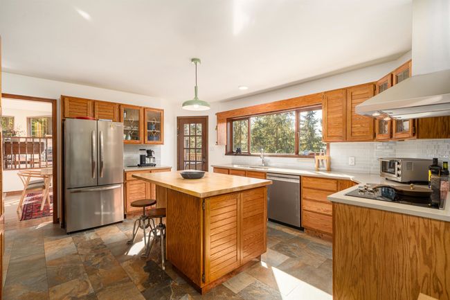 1557 White Sails Dr, House other with 3 bedrooms, 3 bathrooms and 4 parking in Bowen Island BC | Image 8