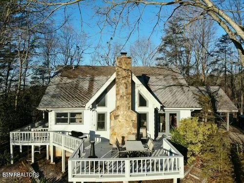 440 Deer Path Ln, Gatlinburg, TN, 37738-6324 | Card Image