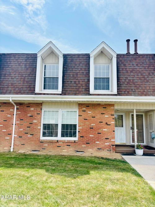 556 Sunbrook Manor Dr, Duncansville, PA, 16635-1470 | Card Image