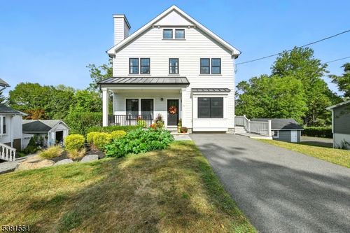 9 Hillcrest Ave, Gladstone, NJ, 07934-2013 | Card Image