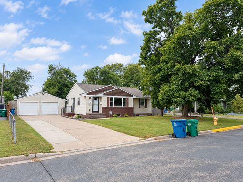 5060 Clearview St Ne, Fridley, MN, 55421-1516 | Card Image