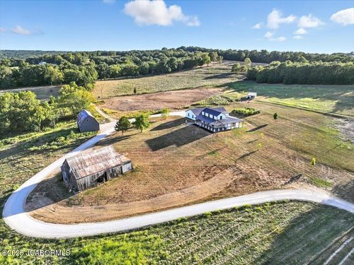 482 Buersmeyer Ln, WESTPHALIA, MO, 65085-2202 | Card Image