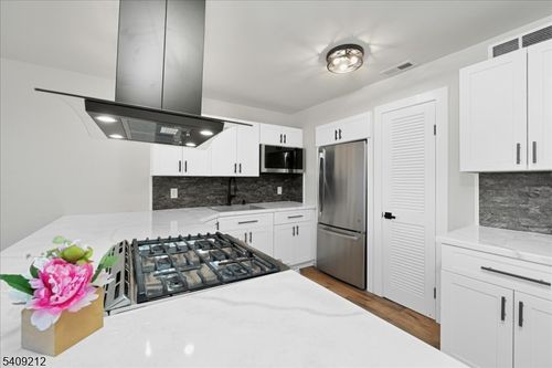 unit-7-2 Davos Dr, Vernon, NJ, 07462-4578 | Card Image