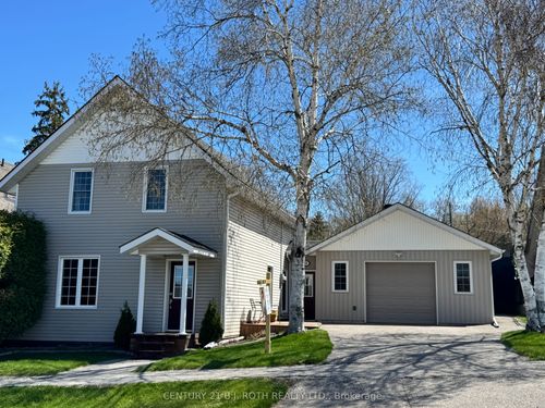 17 Peel St, Penetanguishene, ON, L9M1A5 | Card Image