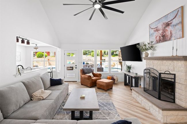 1020 Foothills Dr, House other with 4 bedrooms, 3 bathrooms and 8 parking in Dripping Springs TX | Image 10