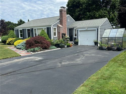 76 Poplar Dr, Cranston, RI, 02920-5519 | Card Image