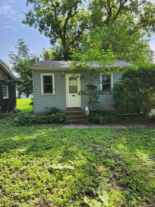 1816 Malvern St, Lauderdale, MN, 55113-5240 | Card Image