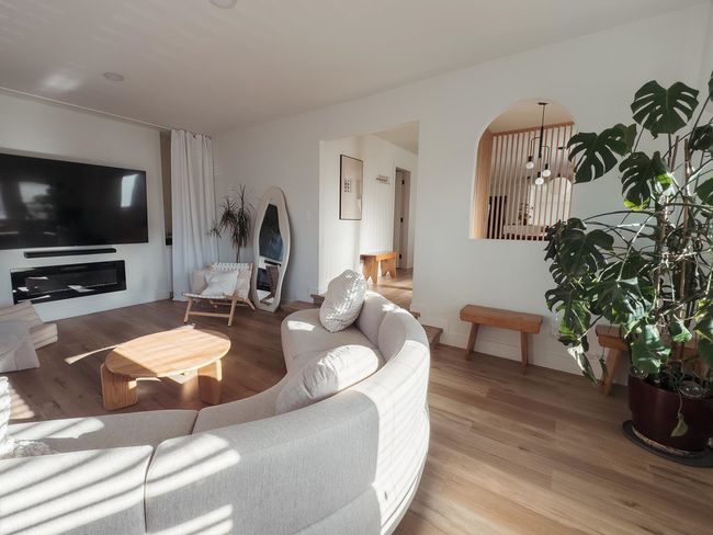 Living area featuring light wood finished floors | Image 16