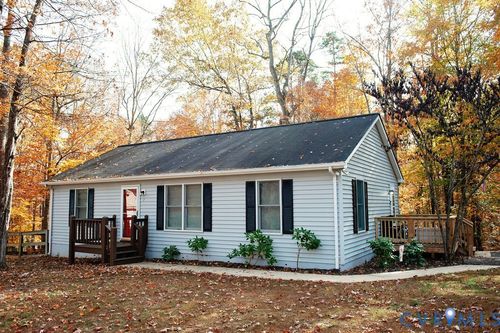 7 Mechunk Ter, PALMYRA, VA, 22963-2056 | Card Image