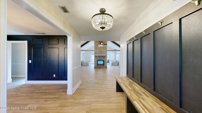 Entrance coming in front door | Image 12