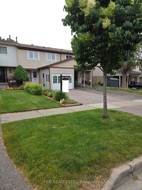 238 Royal Salisbury Way, Brampton, ON, L6V3H4 | Card Image