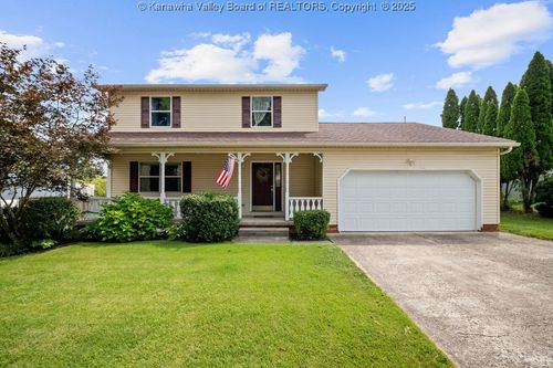 204 Taylor Dr, Hurricane, WV, 25526-9002 | Card Image