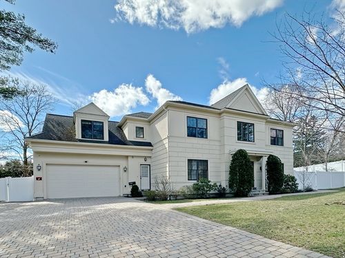 9 Vine St, Chestnut Hill, MA, 02467-3034 | Card Image