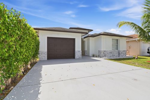 105 Venessa St, Palm Springs, FL, 33461-6913 | Card Image