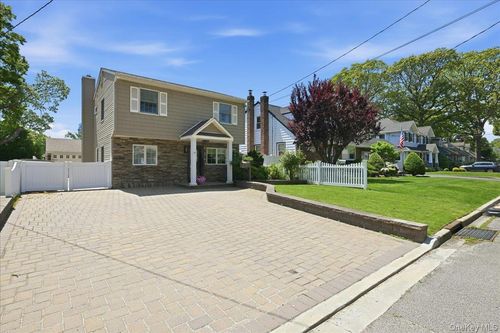 1924 Carroll Ave, Merrick, NY, 11566-2625 | Card Image