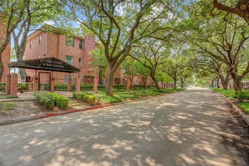 apt-401-4041 Law St, Houston, TX, 77005-1070 | Card Image