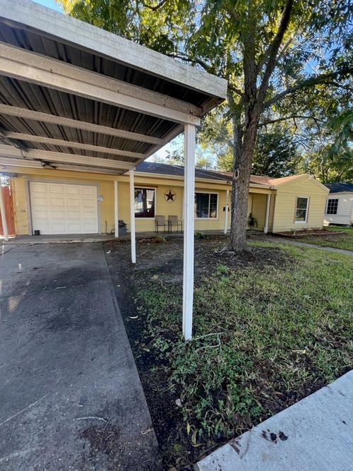 1604 Florida St, Baytown, TX, 77520-6306 | Card Image
