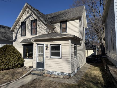 305 Carroll St, Mankato, MN, 56001-2517 | Card Image