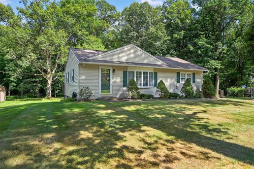 86 Westwood Dr, Newburgh, NY, 12550-8325 | Card Image