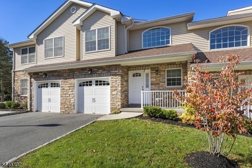 3-3 Harvey Ct, Clark, NJ, 07066-2938 | Card Image