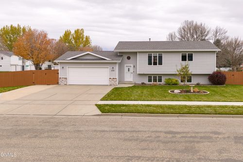 2707 Essex Loop, Bismarck, ND, 58504-7672 | Card Image