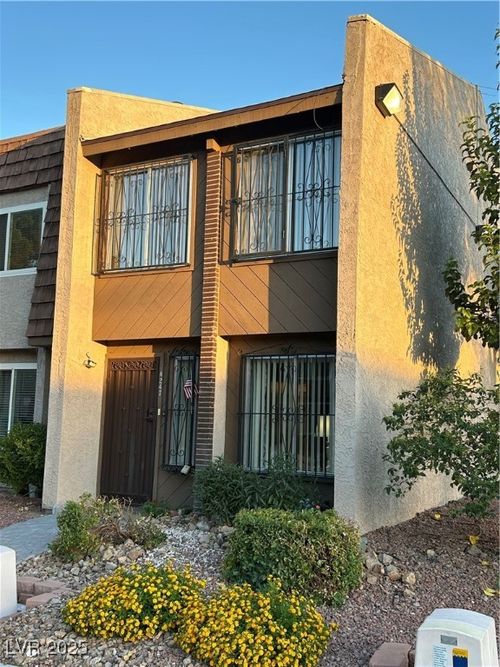 4247 Mississippi Ave, Las Vegas, NV, 89103-5905 | Card Image
