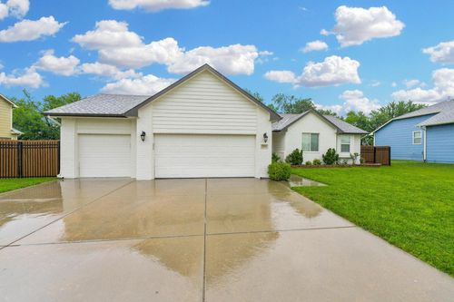 2202 S Cranbrook St, Wichita, KS, 67207-7784 | Card Image