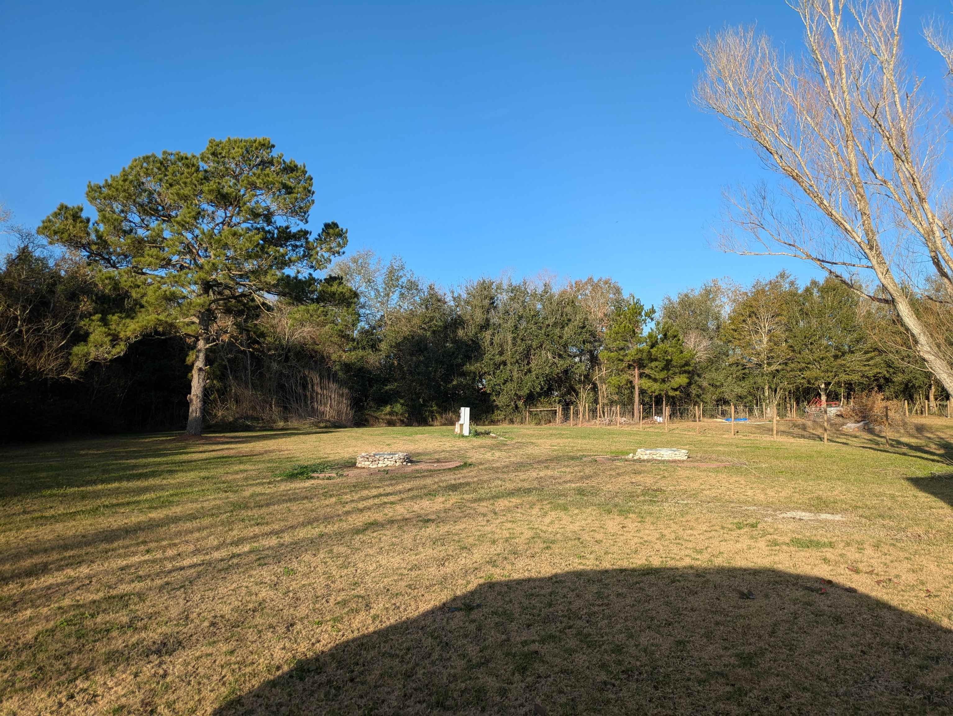 Commercial Sale in Winnie 3