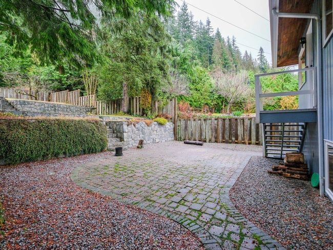 216 Rondoval Crescent, House other with 5 bedrooms, 3 bathrooms and 8 parking in North Vancouver BC | Image 32