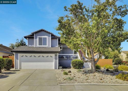 3899 Creekside Way, Oakley, CA, 94561-4219 | Card Image