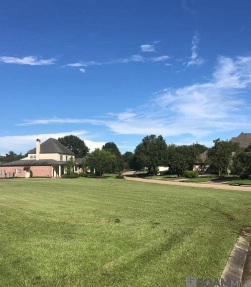 18031 N Mission Hills Ave, Baton Rouge, LA, 70810-7967 | Card Image