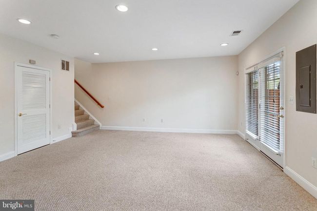 25804 Commons Sq, Townhouse with 3 bedrooms, 4 bathrooms and null parking in CHANTILLY VA | Image 33