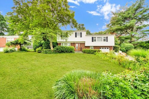 50 Chester Dr, Yonkers, NY, 10710-2121 | Card Image