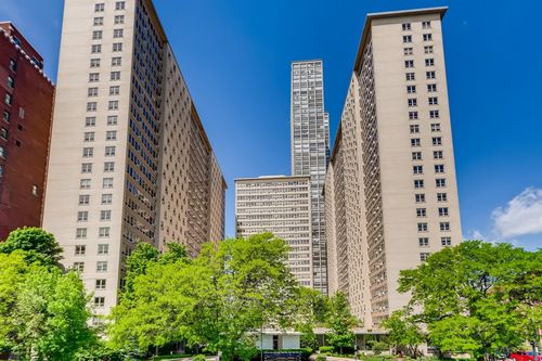 1527-3950 N Lake Shore Dr, Chicago, IL, 60613-3483 | Card Image