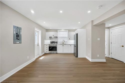 2-1466 Main St E, Hamilton, ON, L8K1C6 | Card Image