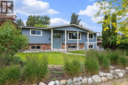 851 Hammer Ave, Kelowna, BC, V1W2B7 | Card Image