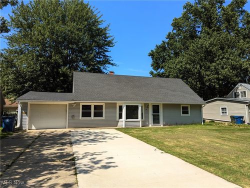 4895 Greenwood Dr, Sheffield Lake, OH, 44054-1516 | Card Image