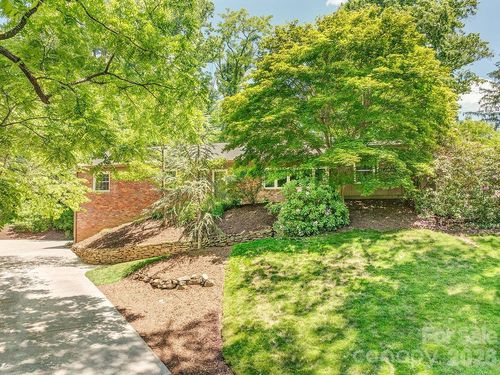 35 Dogwood Rd, Asheville, NC, 28804-2642 | Card Image