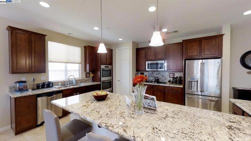 691 N Oliveto Dr, Mountain House, CA, 95391-1329 | Card Image