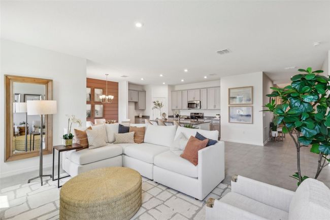917 Pearlwood Loop, House other with 4 bedrooms, 2 bathrooms and null parking in EAGLE LAKE FL | Image 9