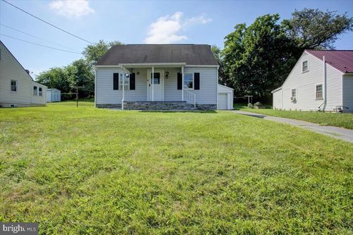 18 Scrafford St, SHIPPENSBURG, PA, 17257-1728 | Card Image