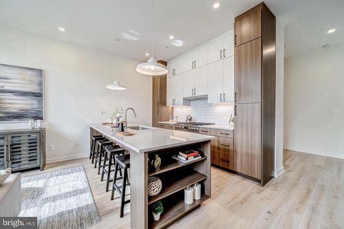 b-442 R St Nw, WASHINGTON, DC, 20001 | Card Image