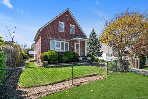 1353 Kiefer Ave, Elmont, NY, 11003-3232 | Card Image