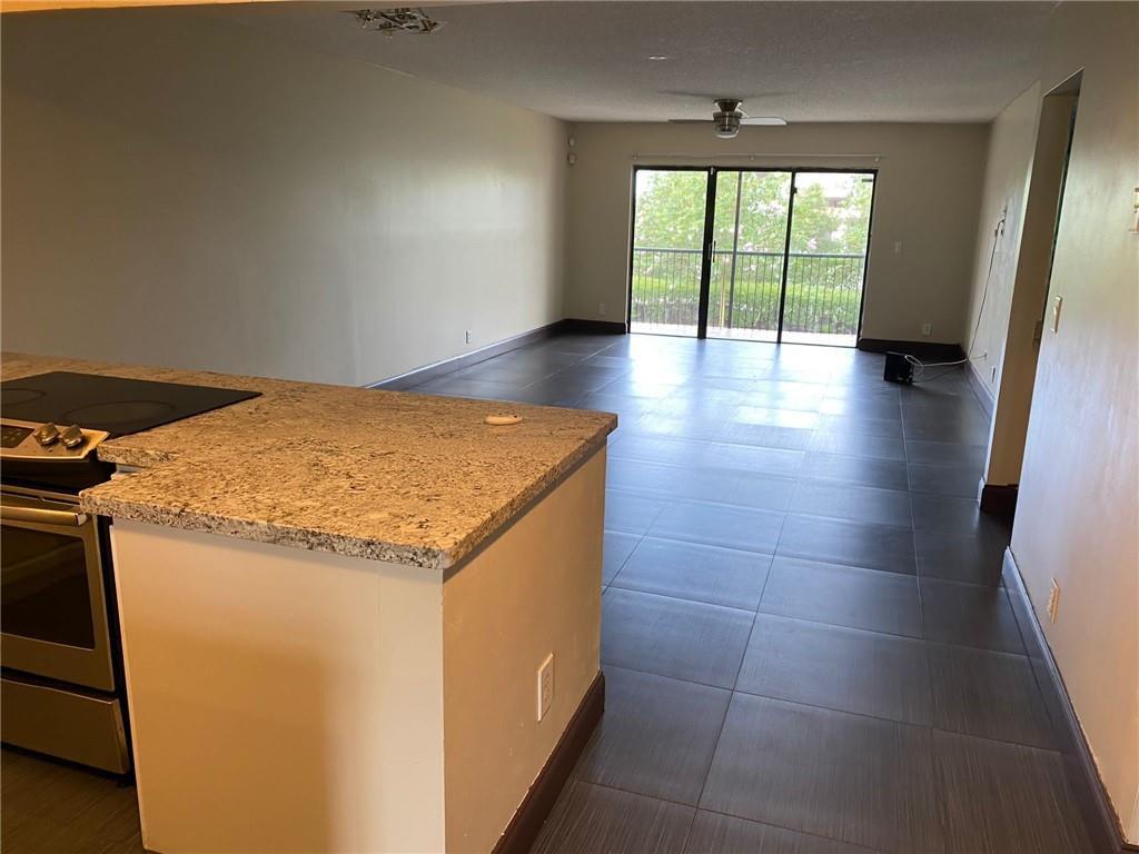 Residential Lease in Weston 5
