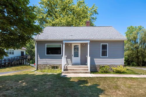 107 Main St, Albion, PA, 16401-1328 | Card Image