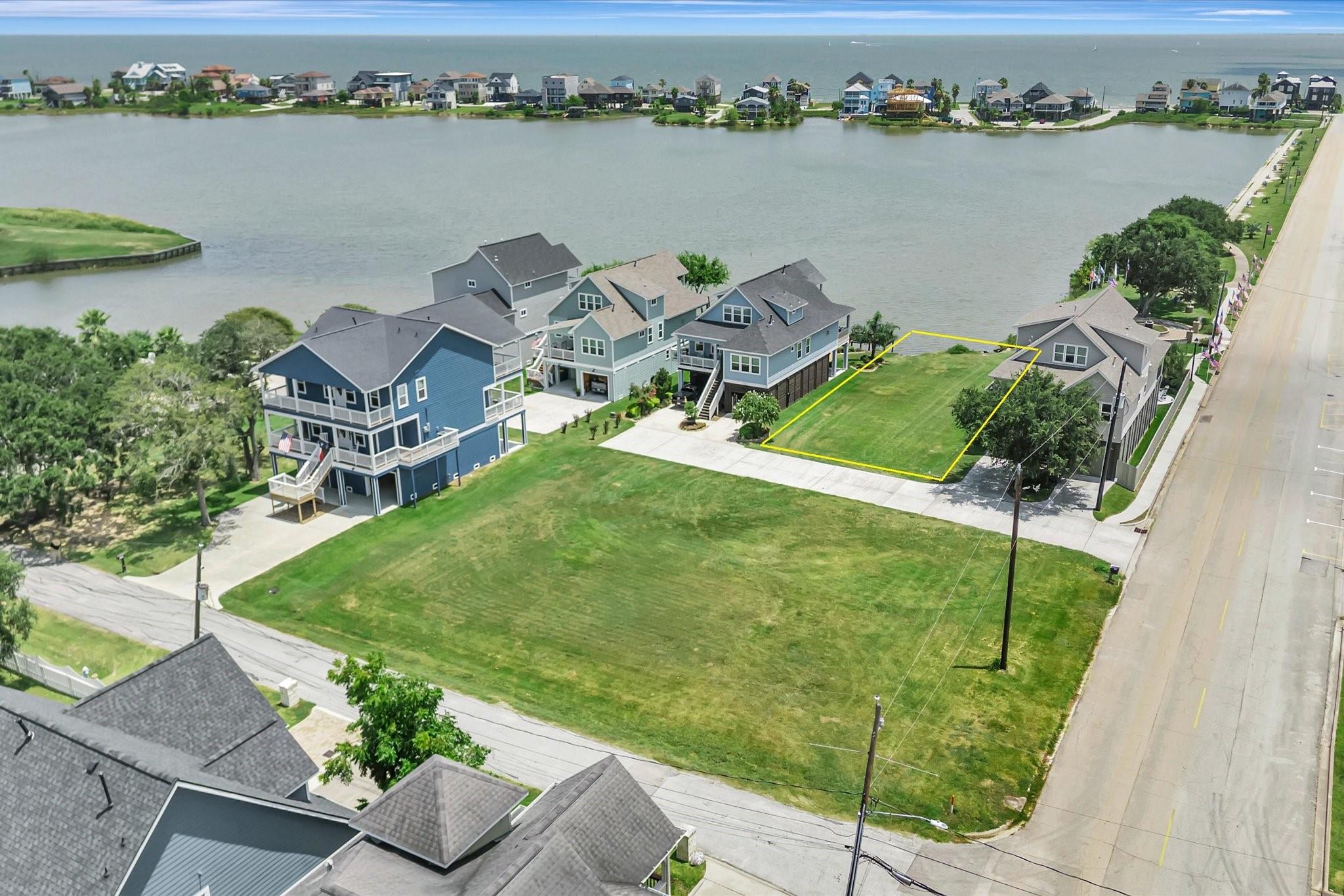Land in Seabrook